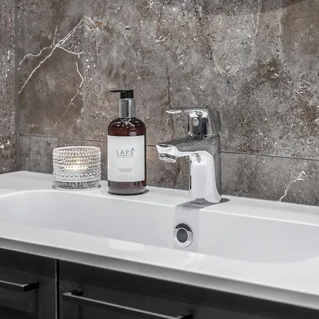 Levin Lyhty Amelia A1 By Hilla *