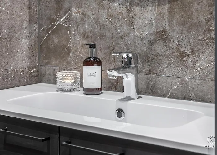 Levin Lyhty Amelia A1 By Hilla *